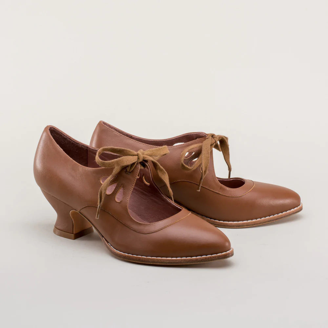 Jannine | Dames Bruids-Schoen met Dikke Hak en Vetersluiting
